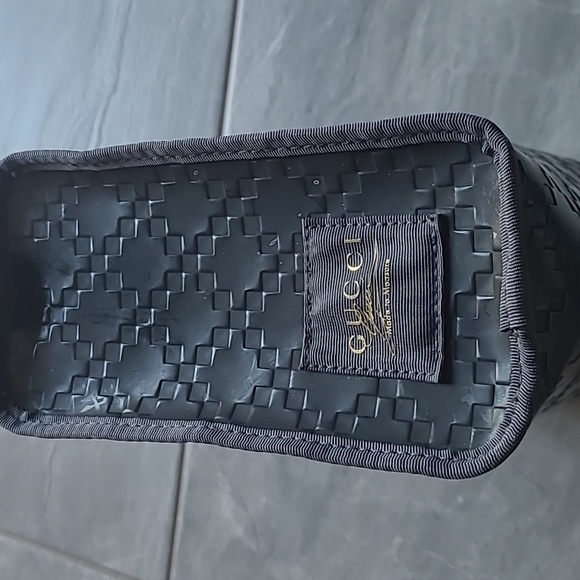 Gucci make up bag. 9.5 x 6.5 x 3.5 - Picture 6 of 7